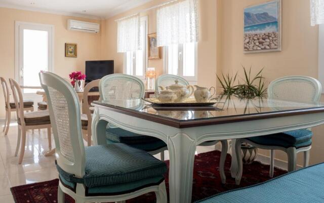Villa Renos Hotel
