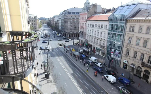 d.Five Panorama Apartment Synagogue