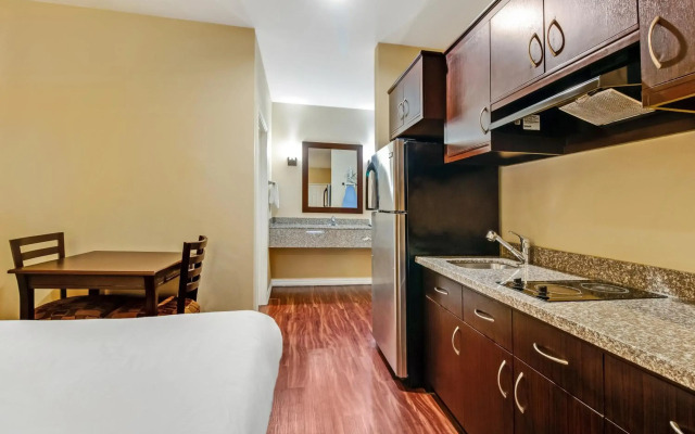 Americas Best Value Inn Houston at FM 529