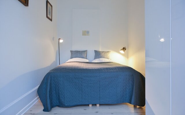 Beautiful 2-Bedroom Apartment with Designers Furniture in Downtown Copenhagen