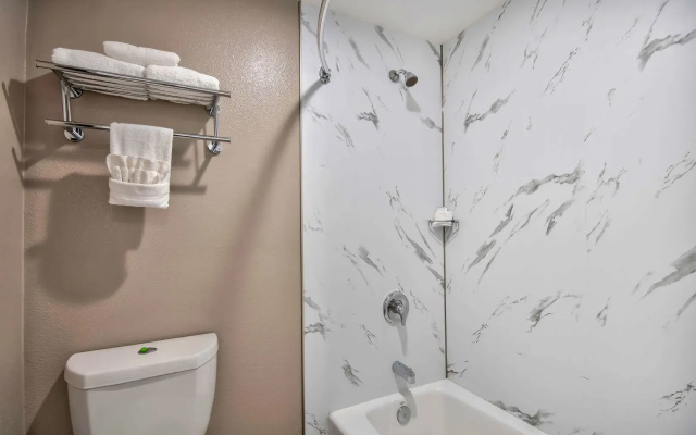 Studio 6 Eureka, CA – Old Town