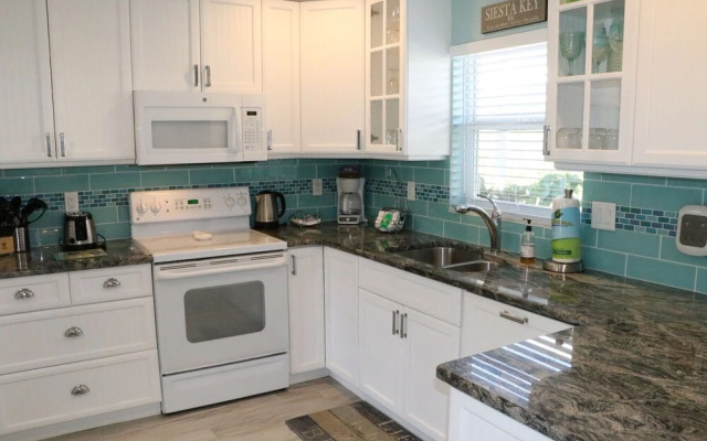 Jamaica Royale 020 - 1 Br Condo