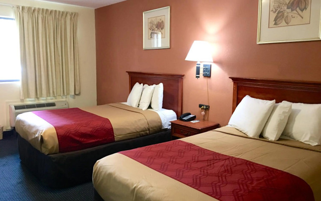 Red Carpet Inn Norwalk