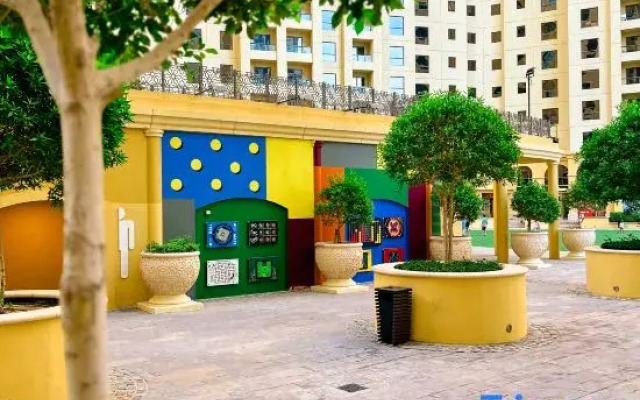 Urban Panda Hostel JBR Dubai