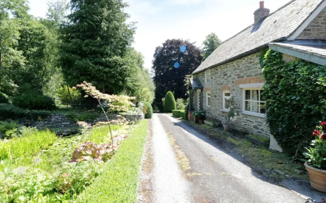 Aber Clwyd Manor