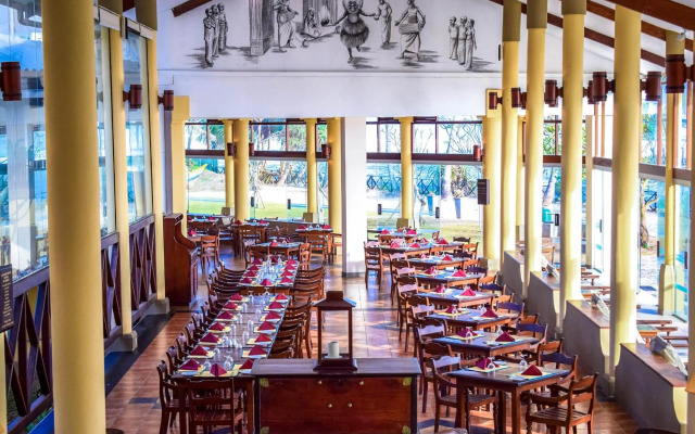 The Youth Hostel - It's a Youth Fame