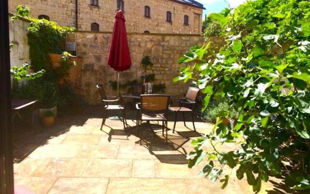 Thomas Street Townhouse - 4 Bedrooms & Courtyard Garden