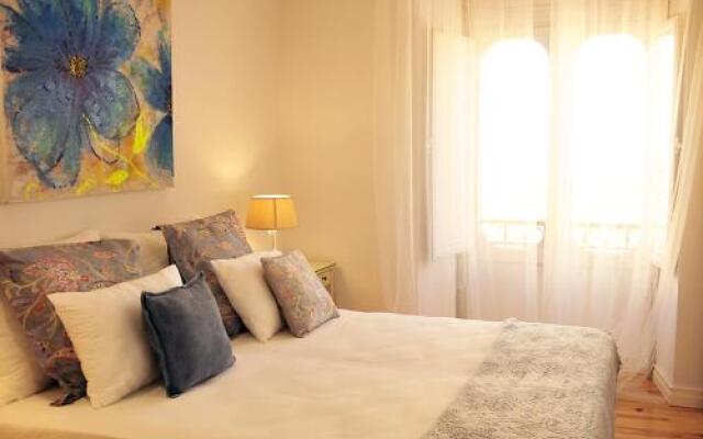 Sado Blue - City & River Flats by Be@home