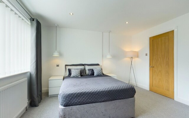 Inviting 2-bed House in Newcastle Upon Tyne