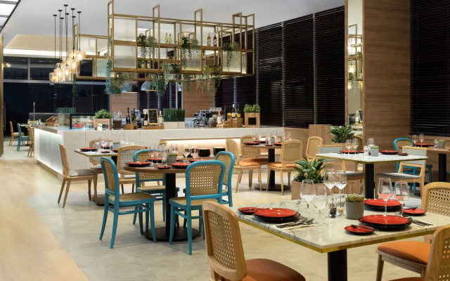 Hilton Garden Inn Jakarta Taman Palem