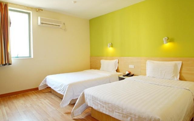 7 Days Inn Railway Station San Xiang Market Branch – Guest Rooms – Changsha