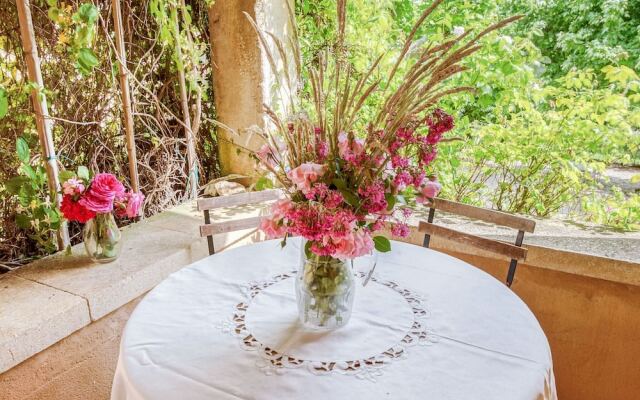 The Awning Housecosy Holiday Home in Rustrel With Swimming Pool