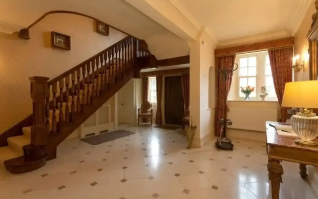 Exceptional Unique 5 Bedroom Manor House