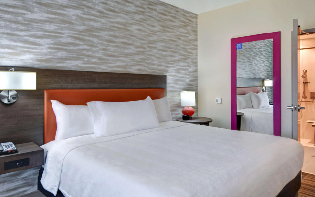 Home2 Suites by Hilton Savannah Midtown, GA