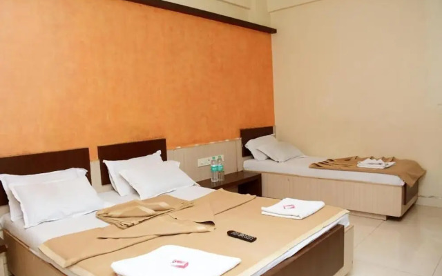 Hotel Sai Varsha