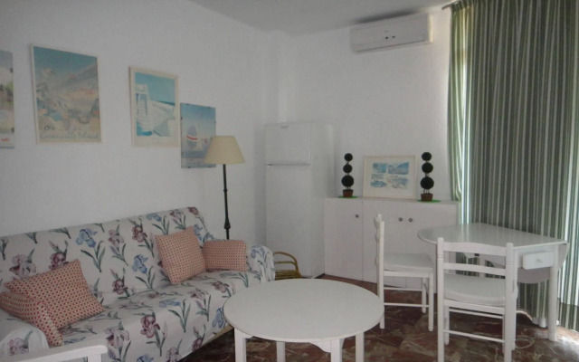 Apartamentos La Roca Rentals