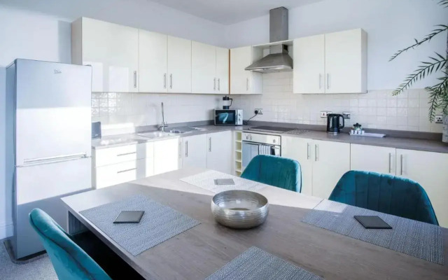 The Penthouse 1 Bedroom Apartment Ocean Breeze