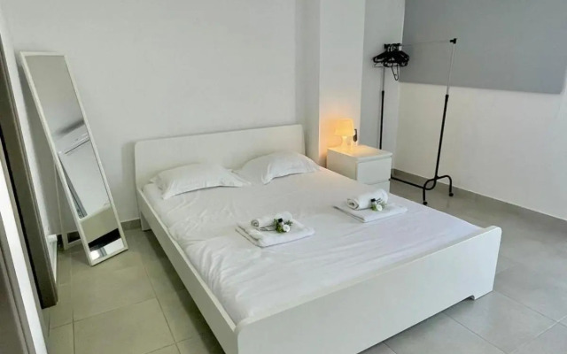 Sandy Beach Complex
