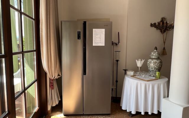 Dietrichsteinerhof Apartments & Rooms