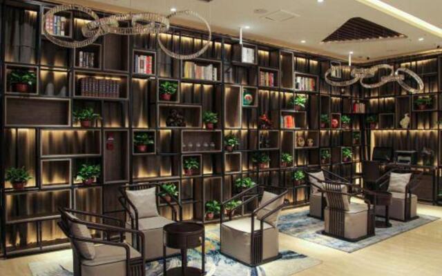 Kunlun Leju Business Hotel (Xinxiang Huixian)