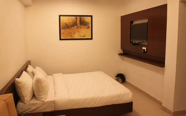 JK Rooms 103 Loharkars Hotel