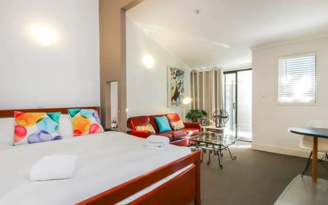 Comfortable Studio near New Farm Park