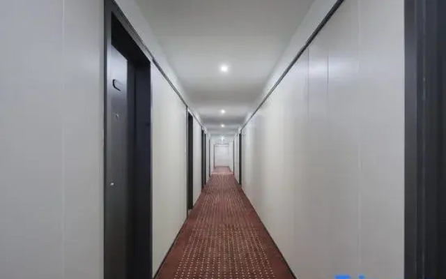 Hi Inn Hotel (Nanjing South Station Shengtai Road Subway Station)