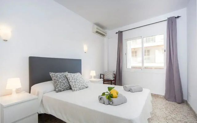Curling in Alc dia With 3 Bedrooms and 1 Bathrooms - Apartment in Alcudia - Photo 4