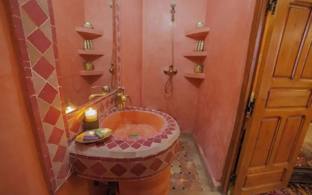 Riad Ikalimo 1