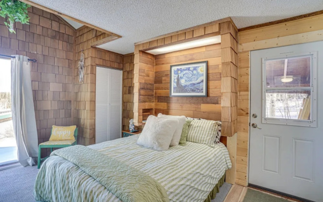 Charming Brian Head Condo Rental w/ Ski Shuttle!