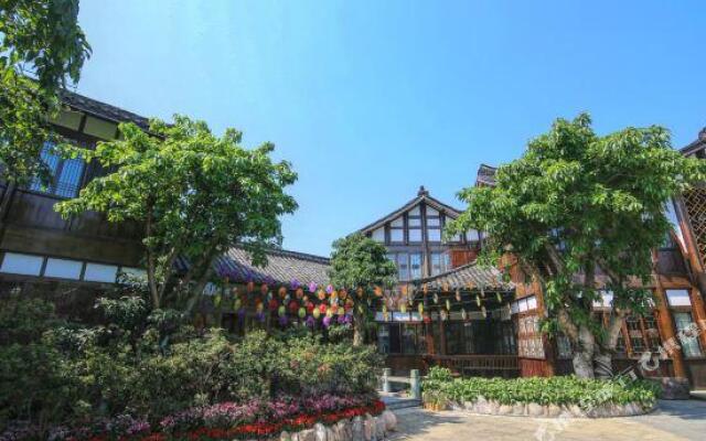 Lingxiu Impression Hotel (Emei Baoguoguo Temple)