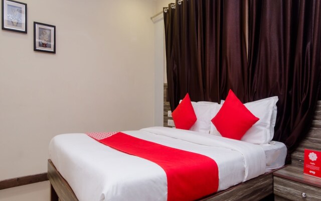 OYO 11855 Phoenix Hotel