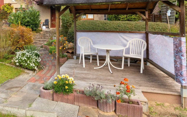 Cozy Apartment near Sea in Warin