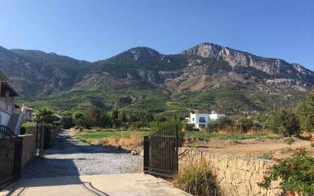 Large Luxury Villa With Private Pool in Lapta Kyrenia