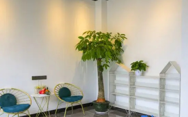 Yangshuo Monsoon Homestay (Eternal Scenery District Branch)