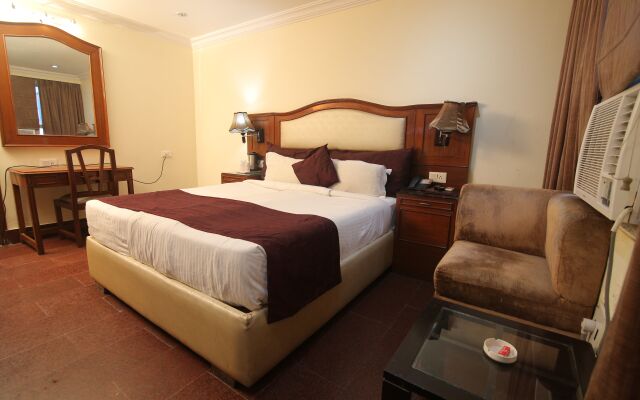 Oyo 11647 Hotel Metro