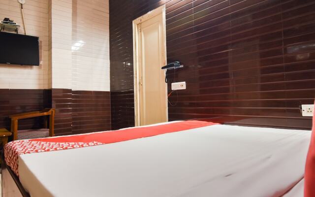 OYO 4430 Hotel Holy city