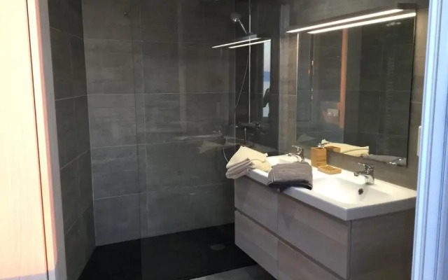 Cabanon Marseillais 45 m2 sur l'eau à Malmousque