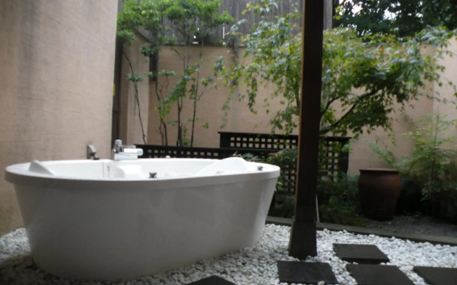 Hotel Allamanda