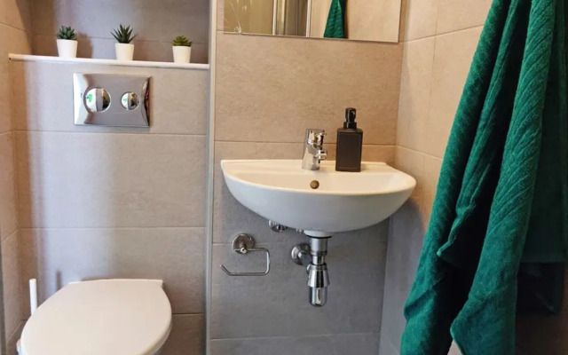 Sophisticated Studios Greenwich