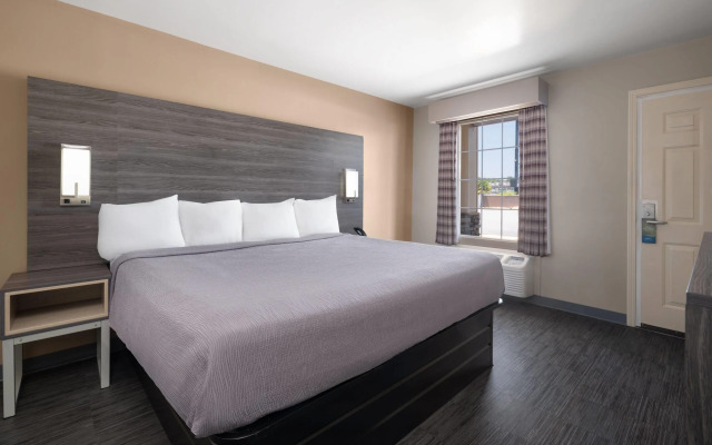 Baymont by Wyndham Commerce GA Near Tanger Outlets Mall