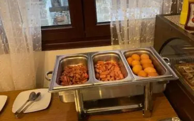 Alexander Beach Hotel