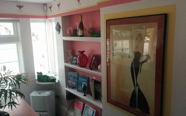 Pink Champagne Motel