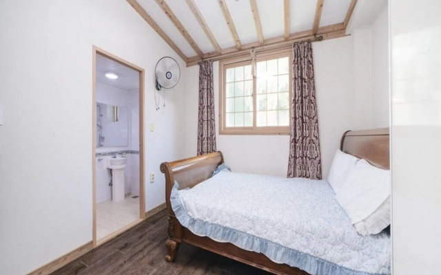 Taean SeIp Clover Pension