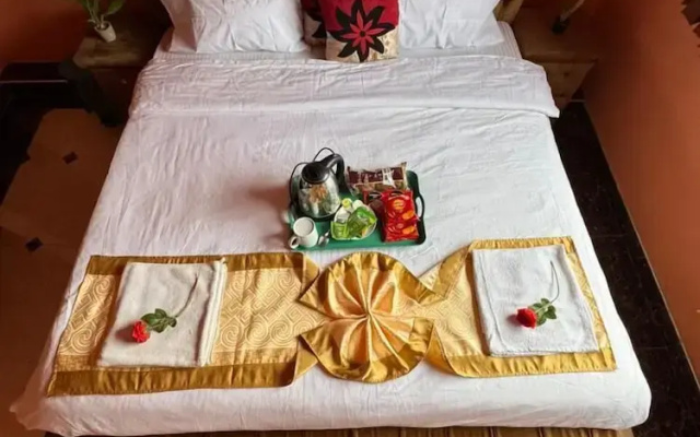 White palace Airport hotel