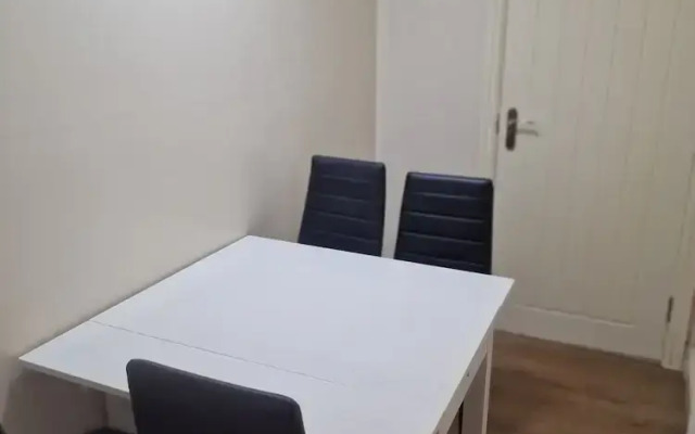 Beautiful 1 Room House in London
