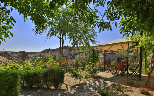 Traveller's Cave Hotel