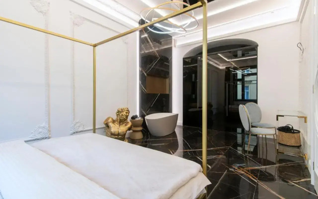 Antique Glam Apartment in Old Town Prague