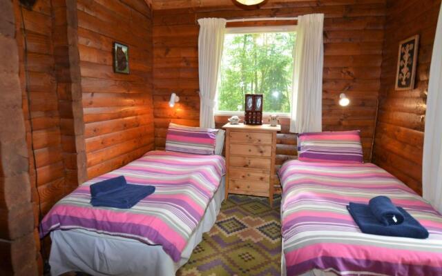 18 Lamont Lodges