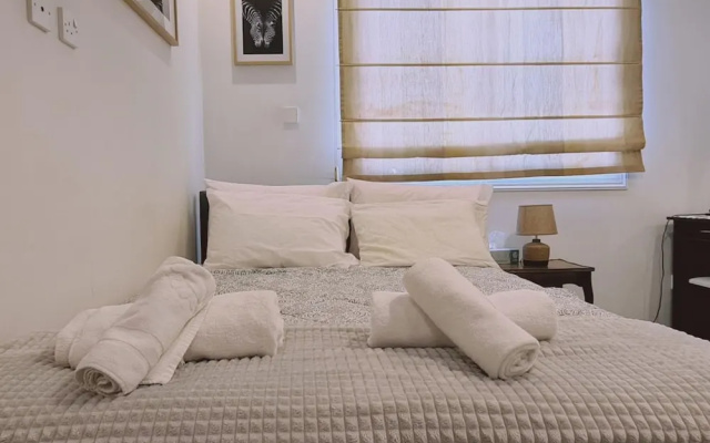 76 EGM - Stay Serenity Apartment